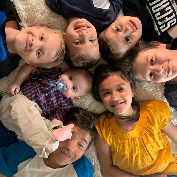 Meet your Posher, Cristina young mom of 7 - Picture 7 of 13